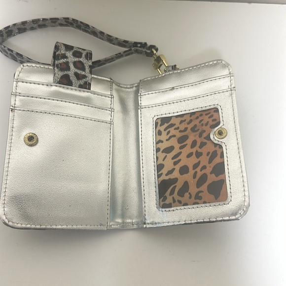 Steve Madden glitter cheetah brown/black and silver wallet with front phone case - Picture 4 of 10